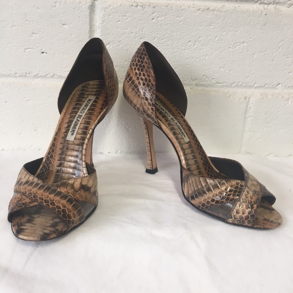 MANOLO BLAHNIK • Snakeskin D’Orsay Heels - Picture 9 of 11
